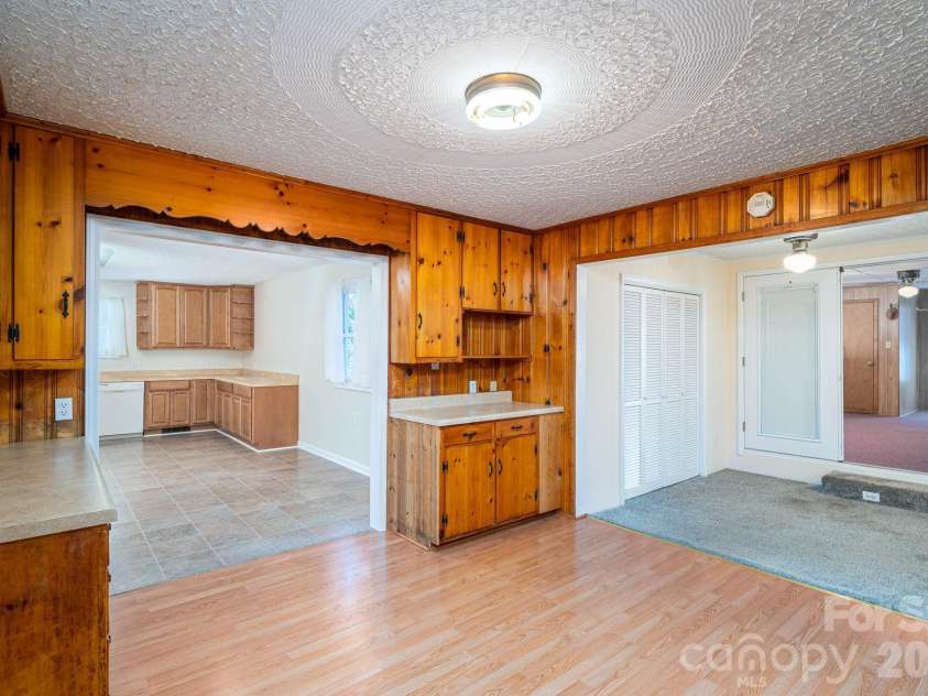 608 State Street, Lincolnton, NC 28092.  MLS# CAR4359790, YatesRealty ID 11390. 