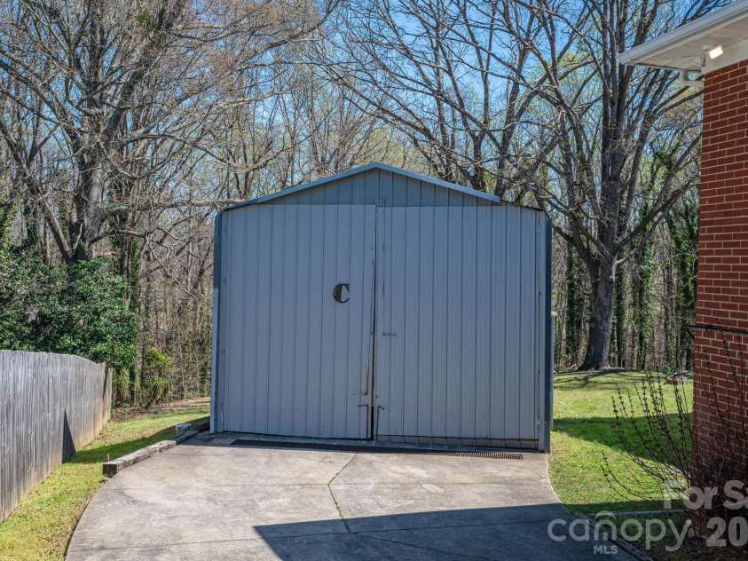 608 State Street, Lincolnton, NC 28092.  MLS# CAR4359790, YatesRealty ID 11390. 
