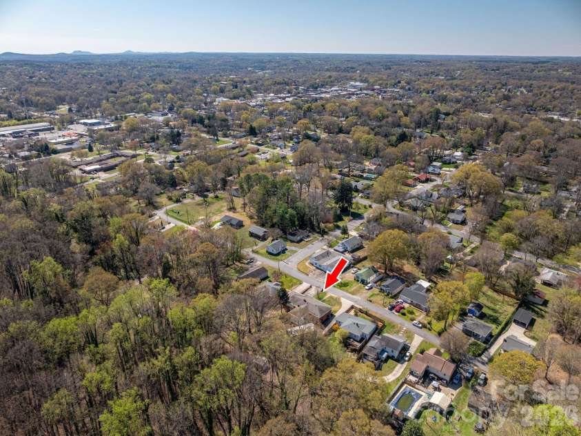 608 State Street, Lincolnton, NC 28092.  MLS# CAR4359790, YatesRealty ID 11390. 