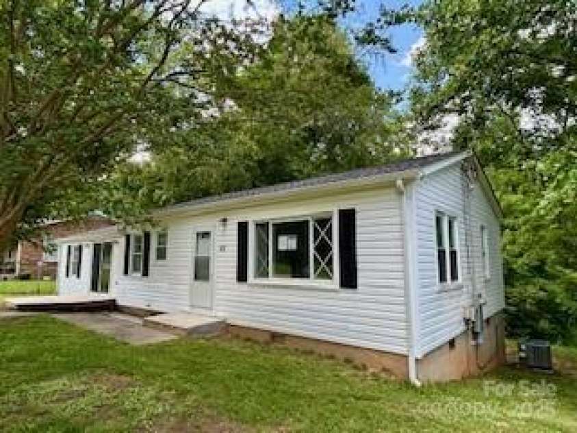 175 Kathy Street, Marion, NC 28752.  MLS# CAR4230651, YatesRealty ID 11391. 