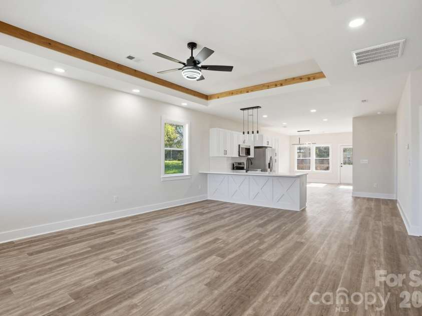 289 hilltop Avenue, Concord, NC 28025.  MLS# CAR4355325, YatesRealty ID 11391. 