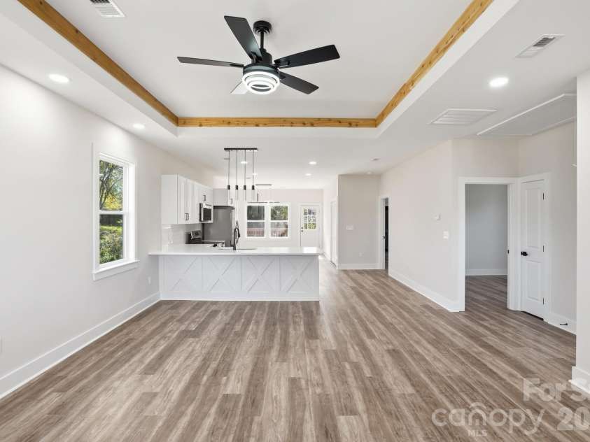 289 hilltop Avenue, Concord, NC 28025.  MLS# CAR4355325, YatesRealty ID 11391. 