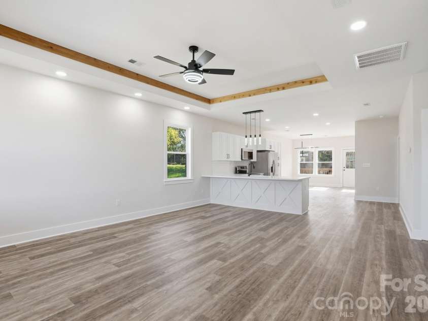 289 hilltop Avenue, Concord, NC 28025.  MLS# CAR4355325, YatesRealty ID 11391. 