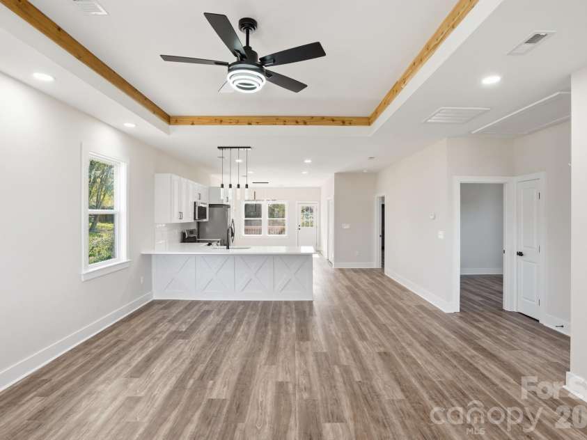 289 hilltop Avenue, Concord, NC 28025.  MLS# CAR4355325, YatesRealty ID 11391. 