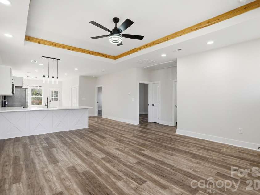 289 hilltop Avenue, Concord, NC 28025.  MLS# CAR4355325, YatesRealty ID 11391. 