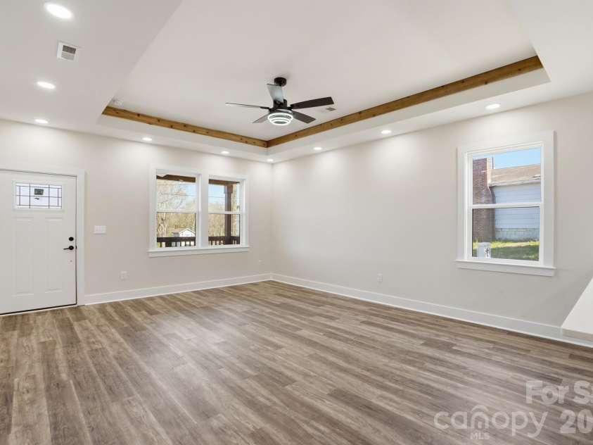 289 hilltop Avenue, Concord, NC 28025.  MLS# CAR4355325, YatesRealty ID 11391. 