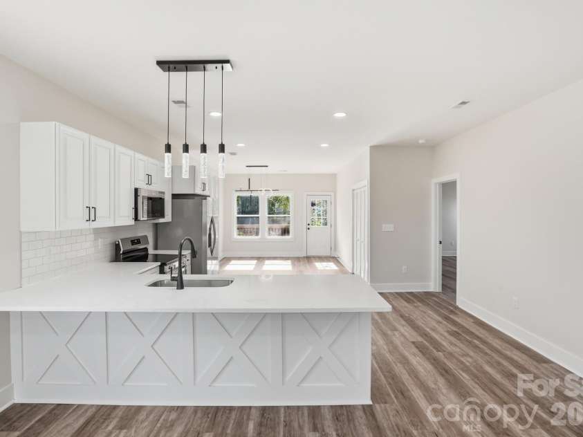 289 hilltop Avenue, Concord, NC 28025.  MLS# CAR4355325, YatesRealty ID 11391. 