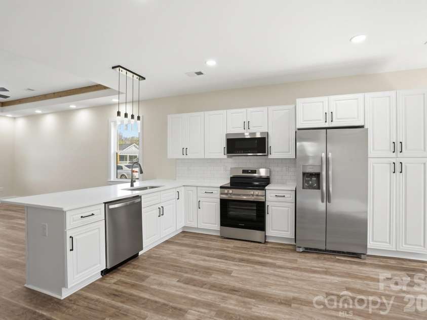 289 hilltop Avenue, Concord, NC 28025.  MLS# CAR4355325, YatesRealty ID 11391. 