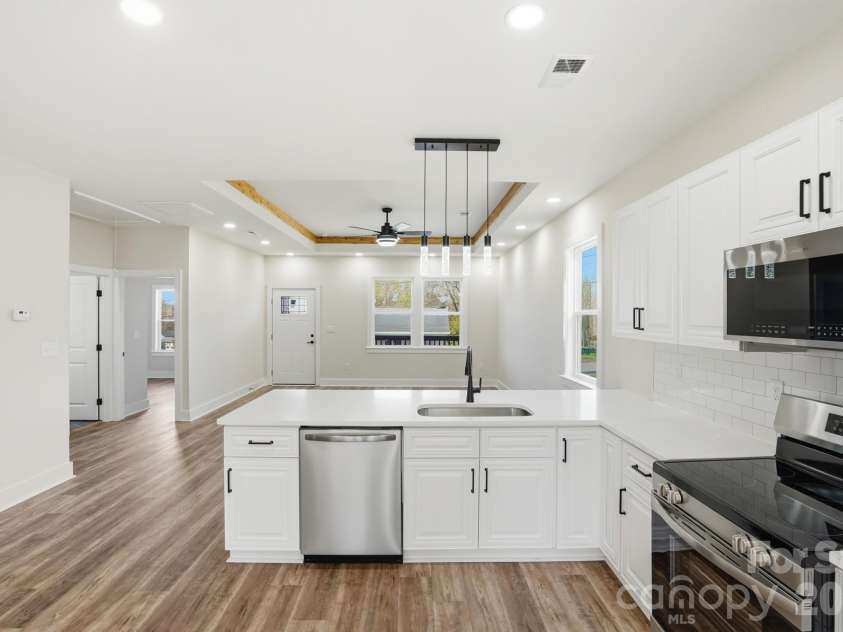 289 hilltop Avenue, Concord, NC 28025.  MLS# CAR4355325, YatesRealty ID 11391. 