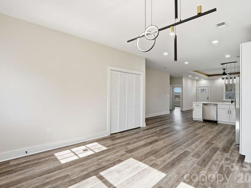 289 hilltop Avenue, Concord, NC 28025.  MLS# CAR4355325, YatesRealty ID 11391. 
