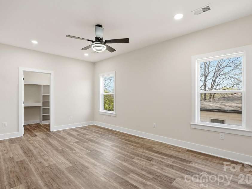289 hilltop Avenue, Concord, NC 28025.  MLS# CAR4355325, YatesRealty ID 11391. 