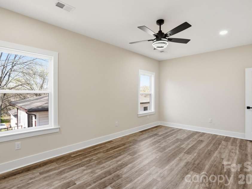 289 hilltop Avenue, Concord, NC 28025.  MLS# CAR4355325, YatesRealty ID 11391. 