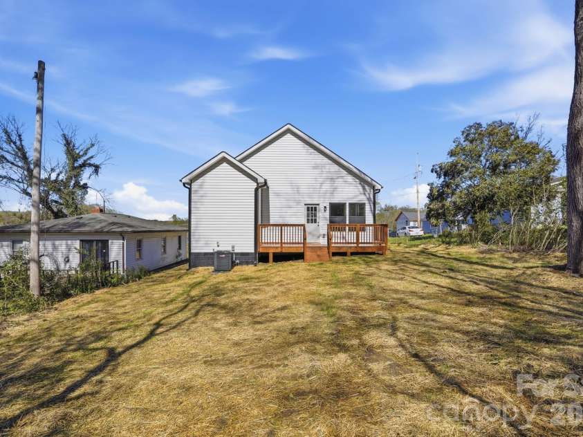 289 hilltop Avenue, Concord, NC 28025.  MLS# CAR4355325, YatesRealty ID 11391. 