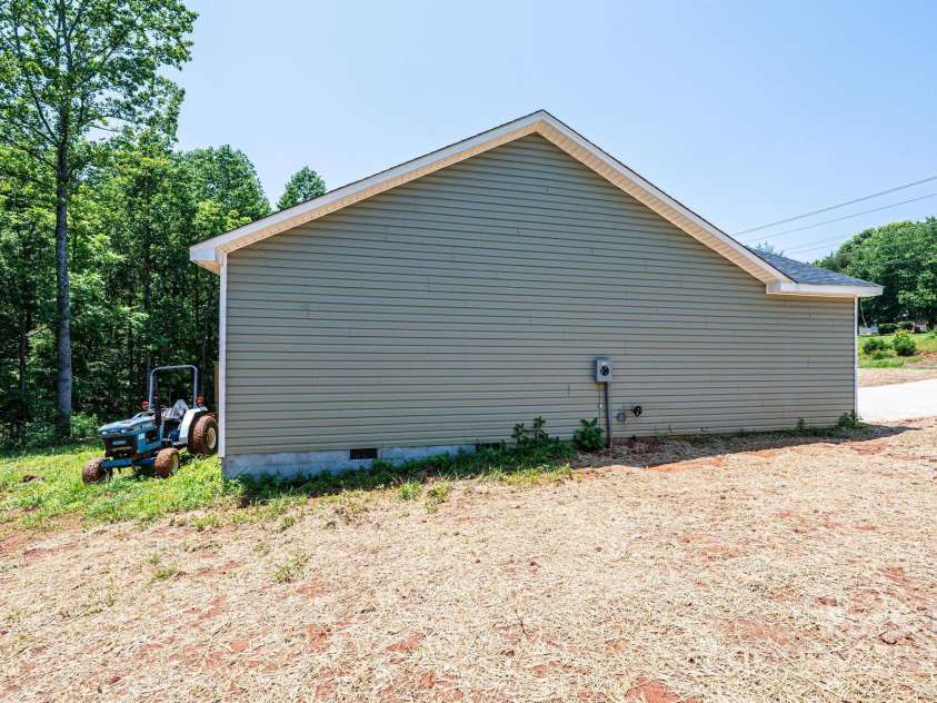1127 Mckay Road, Newton, NC 28658.  MLS# CAR4240985, YatesRealty ID 11392. 
