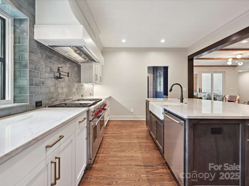 1139 Yale Place, Charlotte, NC 28209.  MLS# CAR4255614, YatesRealty ID 11393. 
