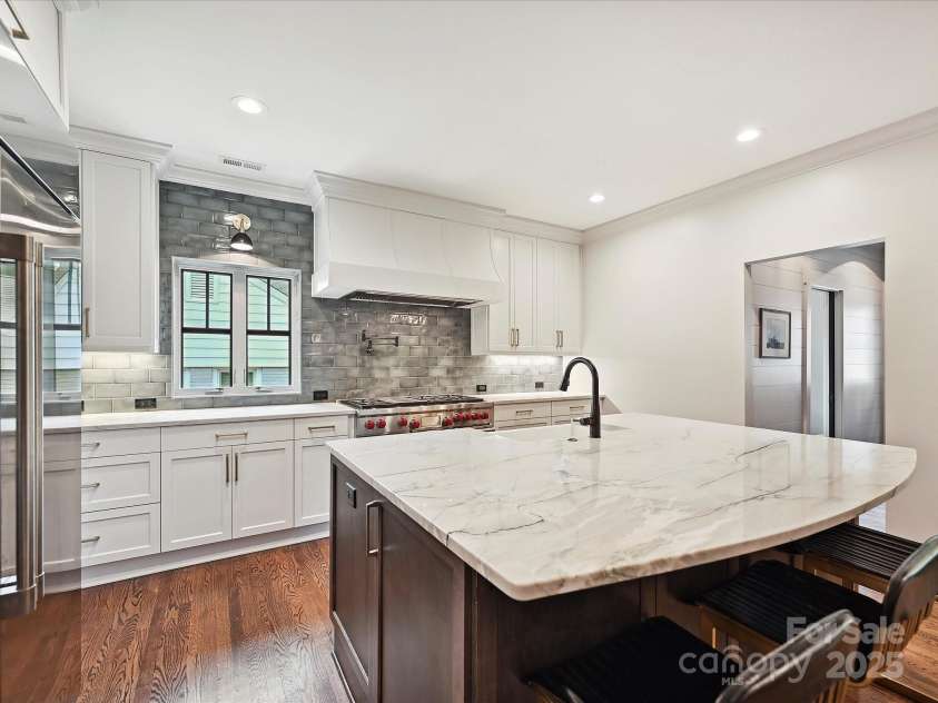1139 Yale Place, Charlotte, NC 28209.  MLS# CAR4255614, YatesRealty ID 11393. 