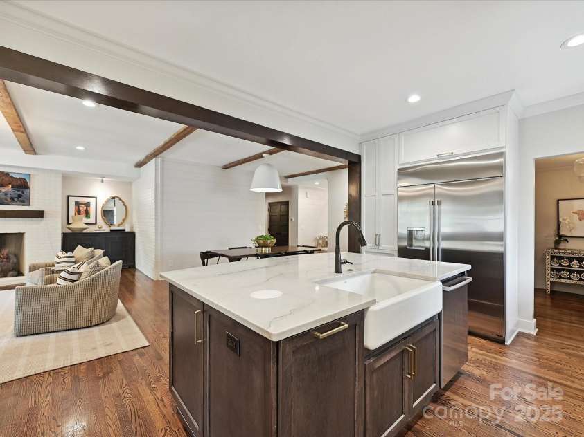 1139 Yale Place, Charlotte, NC 28209.  MLS# CAR4255614, YatesRealty ID 11393. 