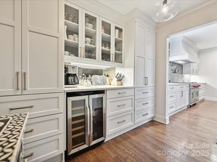 1139 Yale Place, Charlotte, NC 28209.  MLS# CAR4255614, YatesRealty ID 11393. 