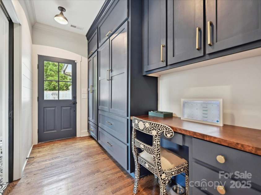 1139 Yale Place, Charlotte, NC 28209.  MLS# CAR4255614, YatesRealty ID 11393. 
