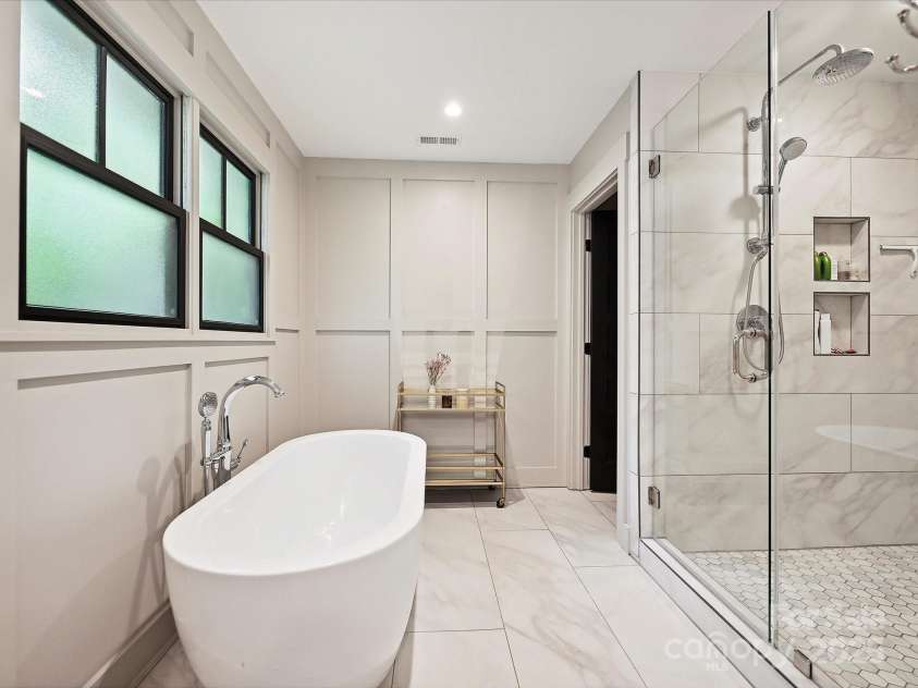 1139 Yale Place, Charlotte, NC 28209.  MLS# CAR4255614, YatesRealty ID 11393. 