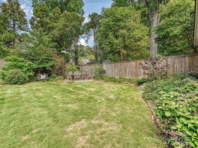 1139 Yale Place, Charlotte, NC 28209.  MLS# CAR4255614, YatesRealty ID 11393. 