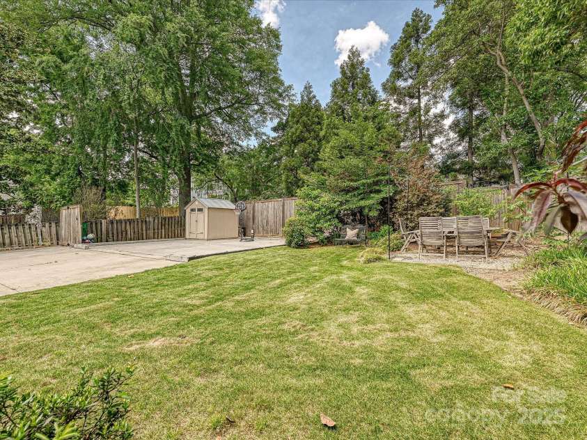 1139 Yale Place, Charlotte, NC 28209.  MLS# CAR4255614, YatesRealty ID 11393. 