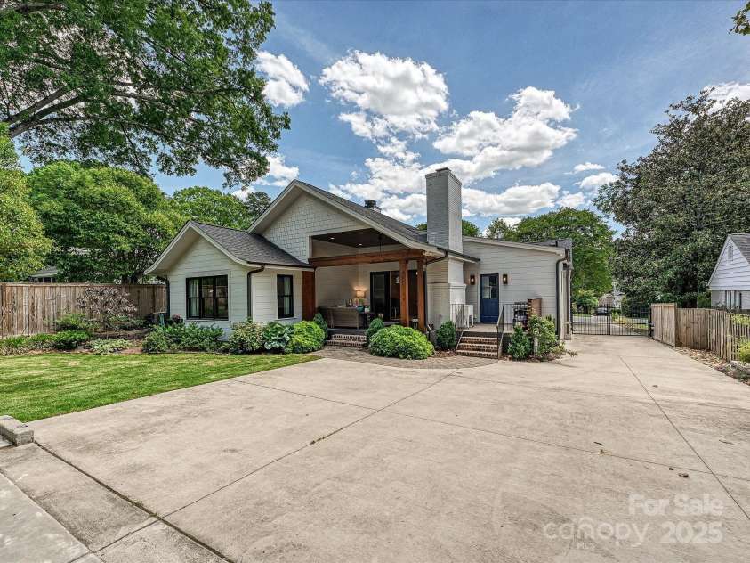 1139 Yale Place, Charlotte, NC 28209.  MLS# CAR4255614, YatesRealty ID 11393. 