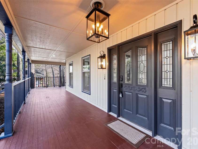 8 Indian Ridge Road, Asheville, NC 28803.  MLS# CAR4340441, YatesRealty ID 11393. 