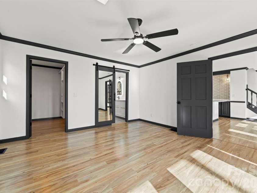 8 Indian Ridge Road, Asheville, NC 28803.  MLS# CAR4340441, YatesRealty ID 11393. 