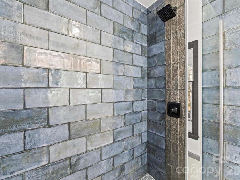 8 Indian Ridge Road, Asheville, NC 28803.  MLS# CAR4340441, YatesRealty ID 11393. 