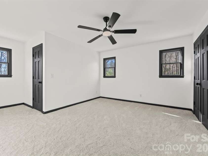 8 Indian Ridge Road, Asheville, NC 28803.  MLS# CAR4340441, YatesRealty ID 11393. 