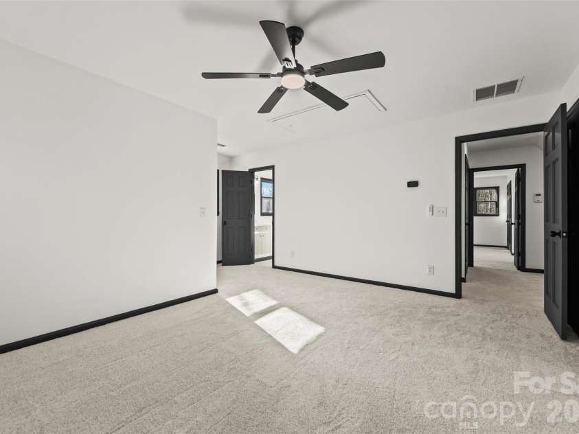8 Indian Ridge Road, Asheville, NC 28803.  MLS# CAR4340441, YatesRealty ID 11393. 