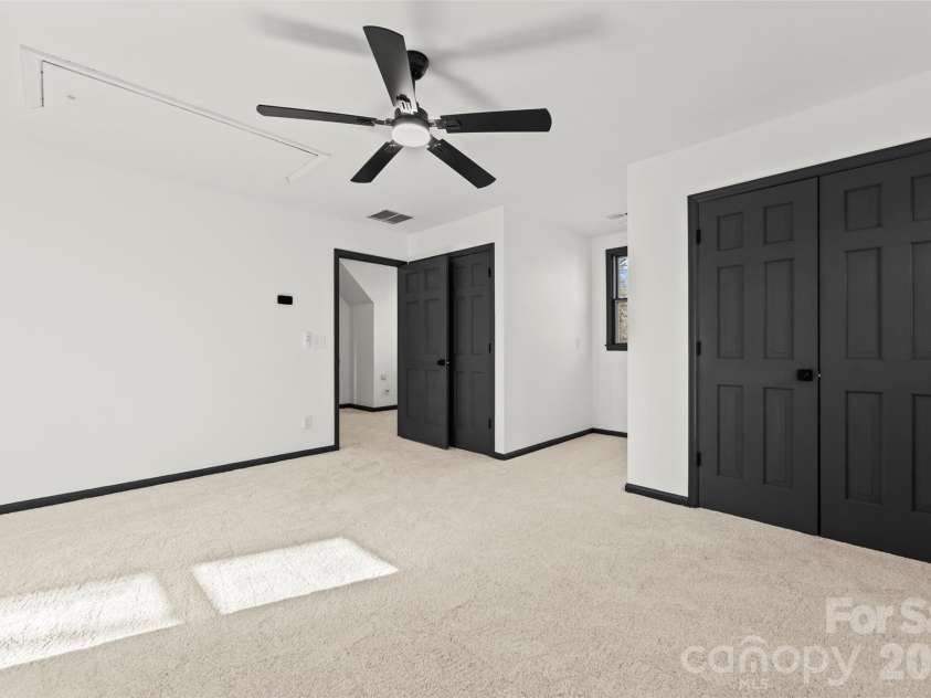 8 Indian Ridge Road, Asheville, NC 28803.  MLS# CAR4340441, YatesRealty ID 11393. 