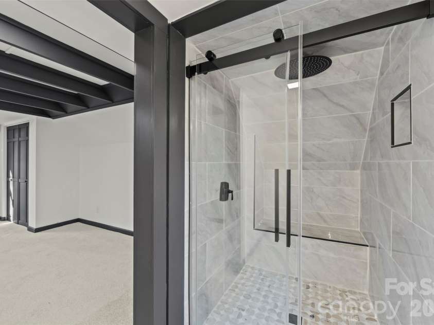 8 Indian Ridge Road, Asheville, NC 28803.  MLS# CAR4340441, YatesRealty ID 11393. 