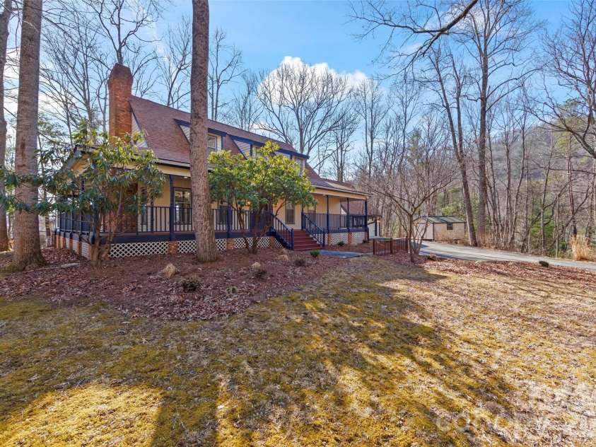 8 Indian Ridge Road, Asheville, NC 28803.  MLS# CAR4340441, YatesRealty ID 11393. 