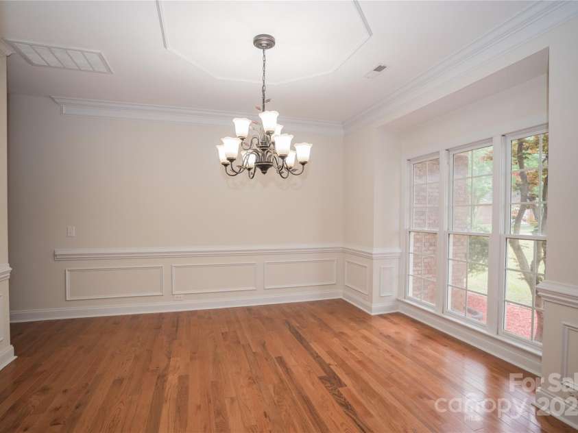 4410 Laurel Twig Court, Charlotte, NC 28215.  MLS# CAR4251605, YatesRealty ID 11395. Dining room