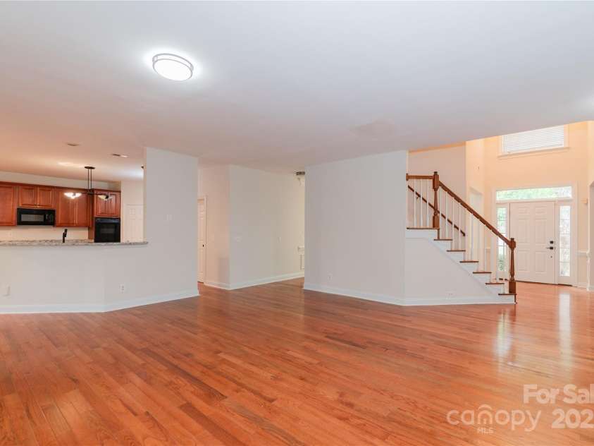 4410 Laurel Twig Court, Charlotte, NC 28215.  MLS# CAR4251605, YatesRealty ID 11395. Greatroom 2