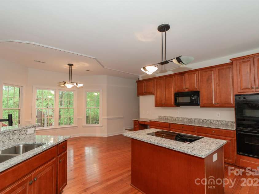 4410 Laurel Twig Court, Charlotte, NC 28215.  MLS# CAR4251605, YatesRealty ID 11395. Kitchen