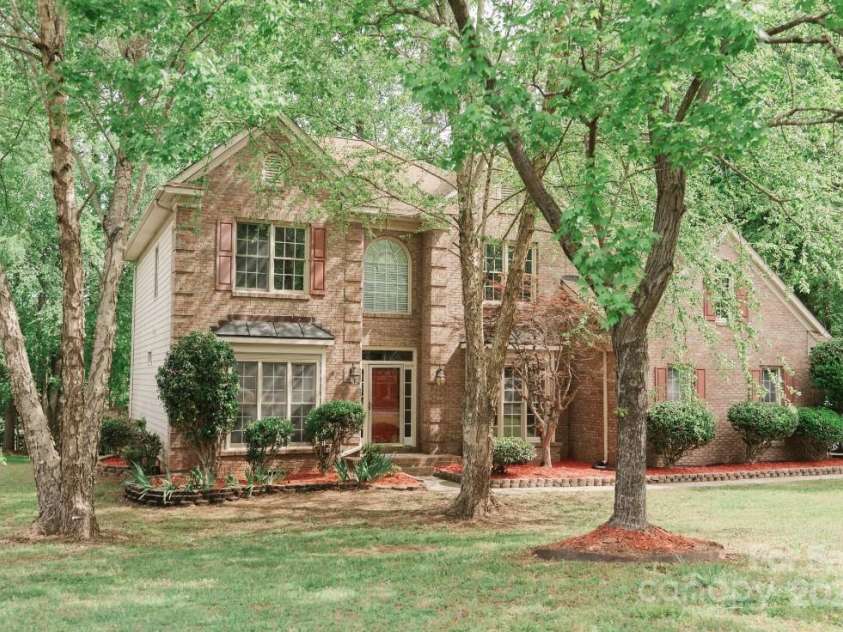 4410 Laurel Twig Court, Charlotte, NC 28215.  MLS# CAR4251605, YatesRealty ID 11395. Main View