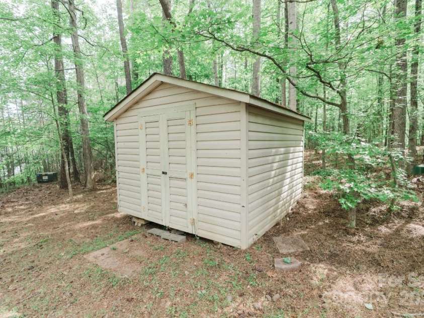 4410 Laurel Twig Court, Charlotte, NC 28215.  MLS# CAR4251605, YatesRealty ID 11395. Storage building