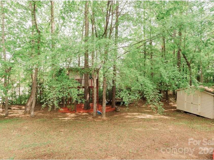 4410 Laurel Twig Court, Charlotte, NC 28215.  MLS# CAR4251605, YatesRealty ID 11395. View from Screen in porch
