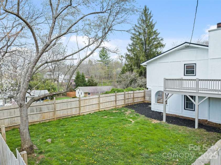 144 Pinehaven Drive, Clyde, NC 28721.  MLS# CAR4242405, YatesRealty ID 11396. 