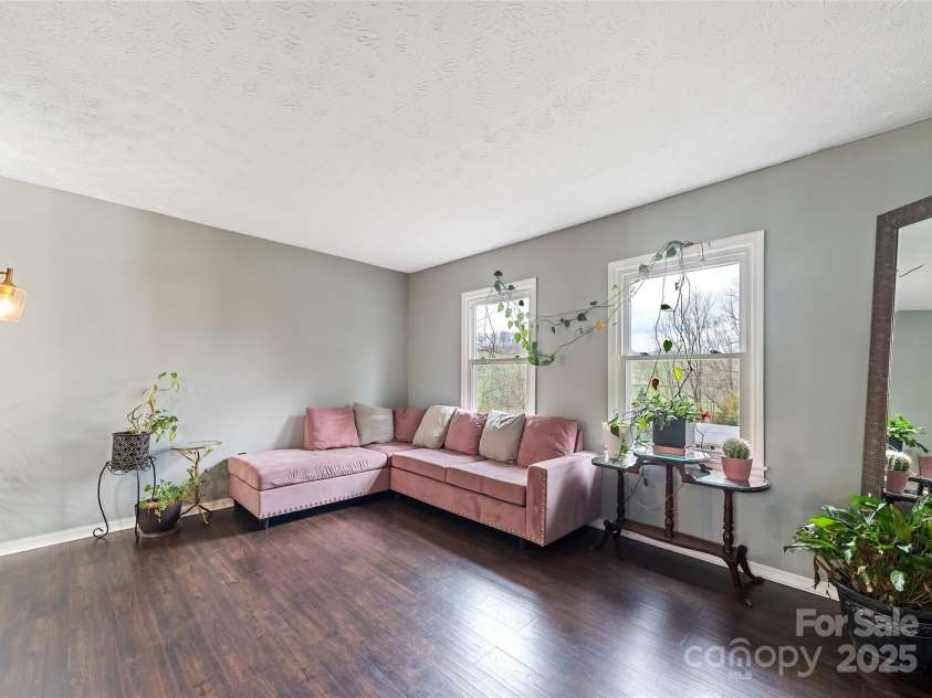 144 Pinehaven Drive, Clyde, NC 28721.  MLS# CAR4242405, YatesRealty ID 11396. 