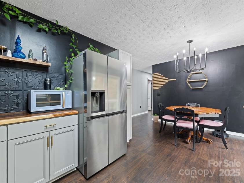 144 Pinehaven Drive, Clyde, NC 28721.  MLS# CAR4242405, YatesRealty ID 11396. 