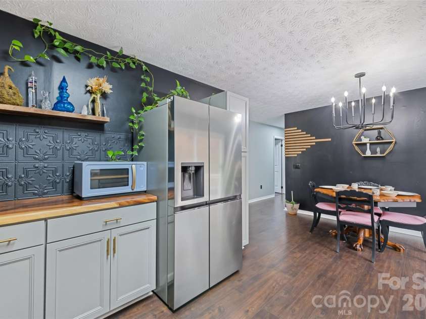 144 Pinehaven Drive, Clyde, NC 28721.  MLS# CAR4331231, YatesRealty ID 11396. 