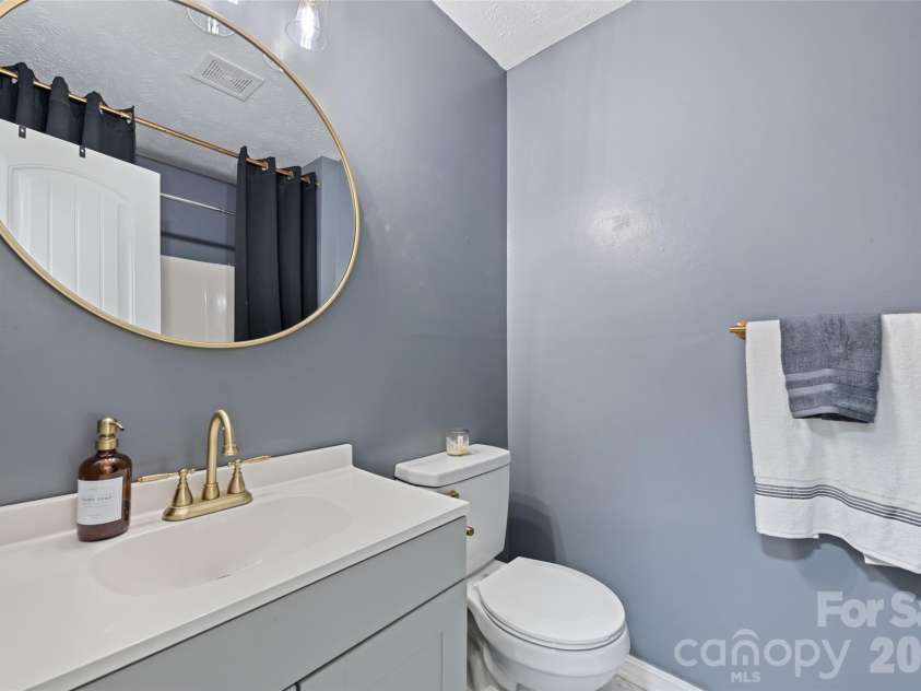 144 Pinehaven Drive, Clyde, NC 28721.  MLS# CAR4331231, YatesRealty ID 11396. 