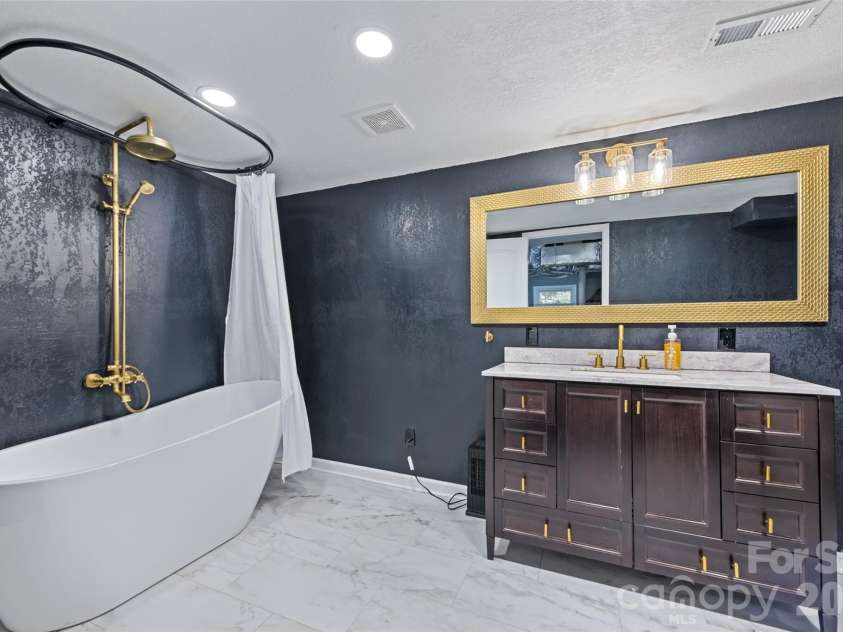 144 Pinehaven Drive, Clyde, NC 28721.  MLS# CAR4331231, YatesRealty ID 11396. 