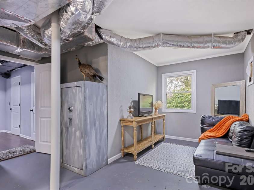 144 Pinehaven Drive, Clyde, NC 28721.  MLS# CAR4331231, YatesRealty ID 11396. 