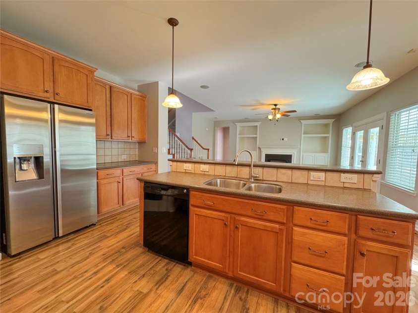 4102 Barclay Forest Drive, Charlotte, NC 28213.  MLS# CAR4345804, YatesRealty ID 11396. 