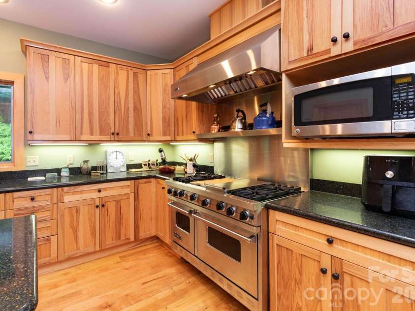 155 Mule Trail Drive, Bakersville, NC 28705.  MLS# CAR4354297, YatesRealty ID 11397. 